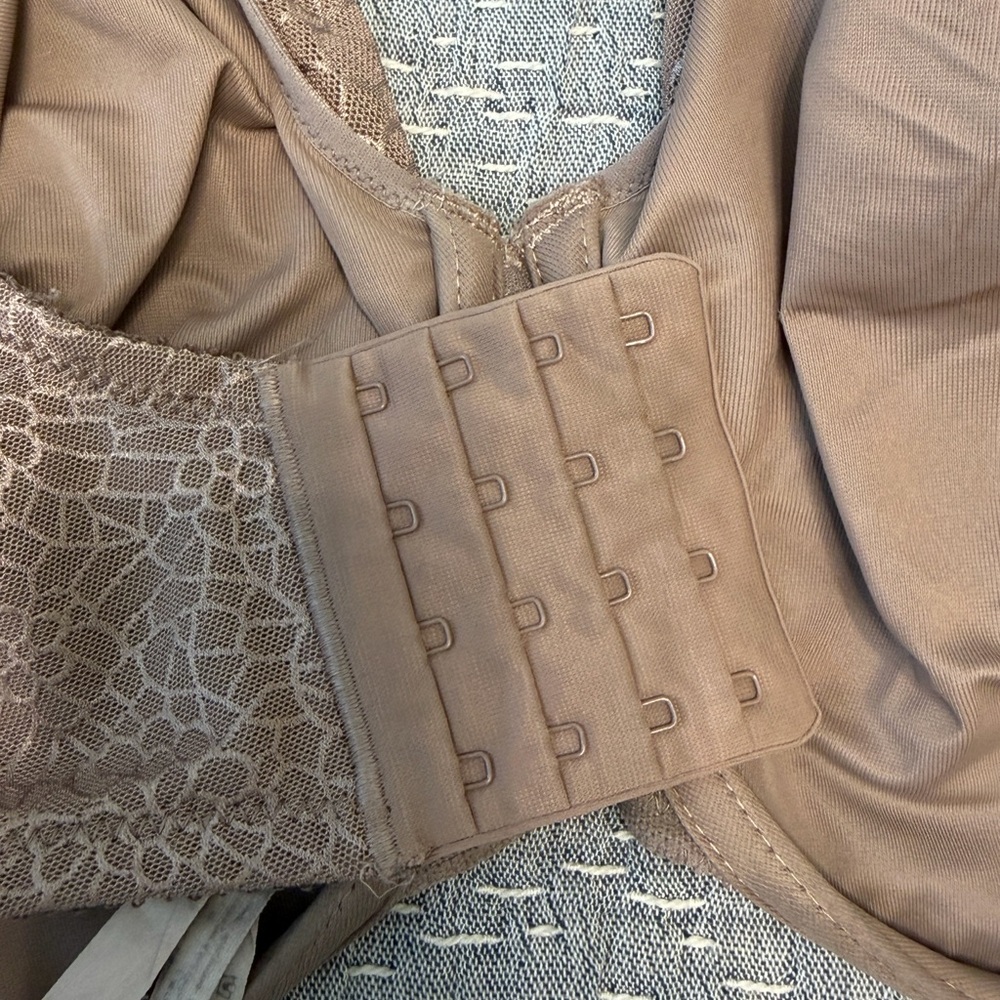 Chantelle Lace Bra in Tan/Brown - Picture 6 of 6